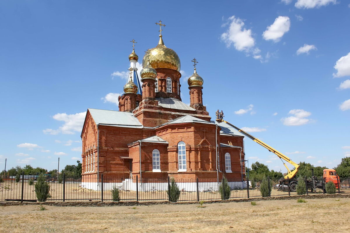 Церковь Иоанна Богослова, Мостовой (Усть-Донецкий район, Ростовская область). общий вид в ландшафте