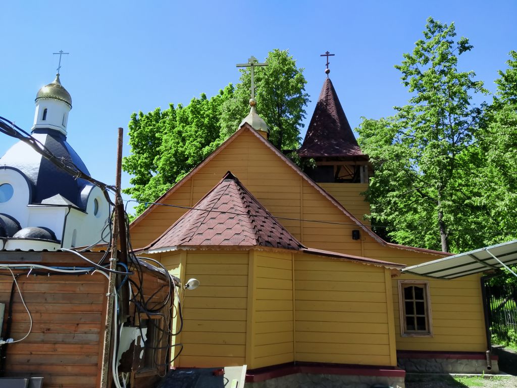Церковь Киприана, митрополита Mосковского в Центральном Чертанове (деревянная), Чертаново Центральное (Южный административный округ (ЮАО), г. Москва). фасады