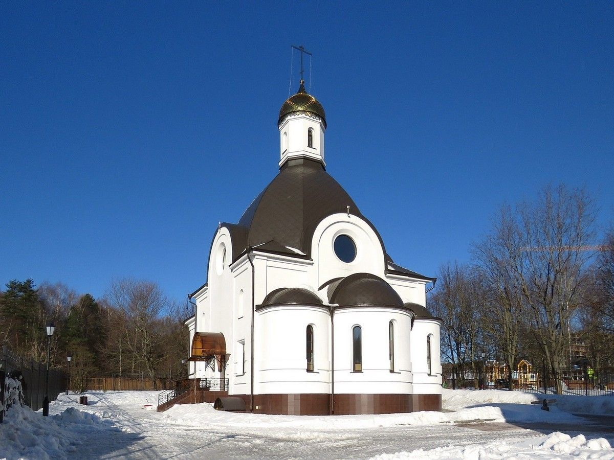 Церковь Киприана, митрополита Mосковского в Центральном Чертанове (каменная), Чертаново Центральное (Южный административный округ (ЮАО), г. Москва). фасады