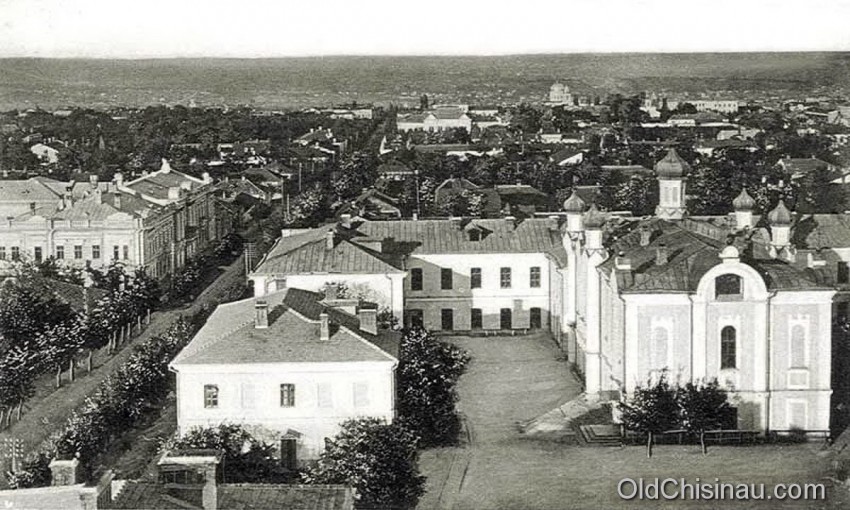 Кишинёв. Церковь Сретения Господня. архивная фотография, Фото с сайта http://oldchisinau.com/kladbishha-cerkvi-sinagogi/starye-cerkvi-kishinyova/sokhranivshiesya-cerkvi/sretenskaya-cerkov-pri-dukhovnom-muzhs/sretenskaya-cerkov-fotografii/