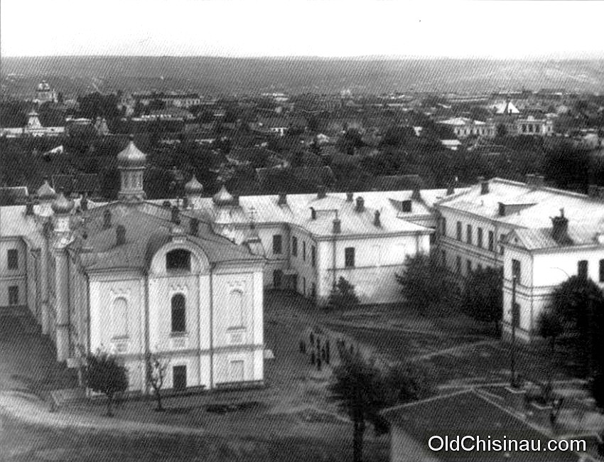 Церковь Сретения Господня, Кишинёв (Кишинёв, Молдова). архивная фотография, Фото с сайта http://oldchisinau.com/kladbishha-cerkvi-sinagogi/starye-cerkvi-kishinyova/sokhranivshiesya-cerkvi/sretenskaya-cerkov-pri-dukhovnom-muzhs/sretenskaya-cerkov-fotografii/