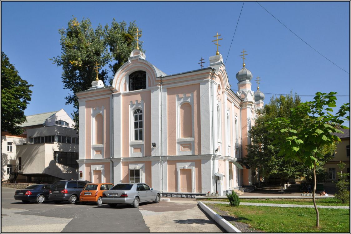 Кишинёв. Церковь Сретения Господня. общий вид в ландшафте