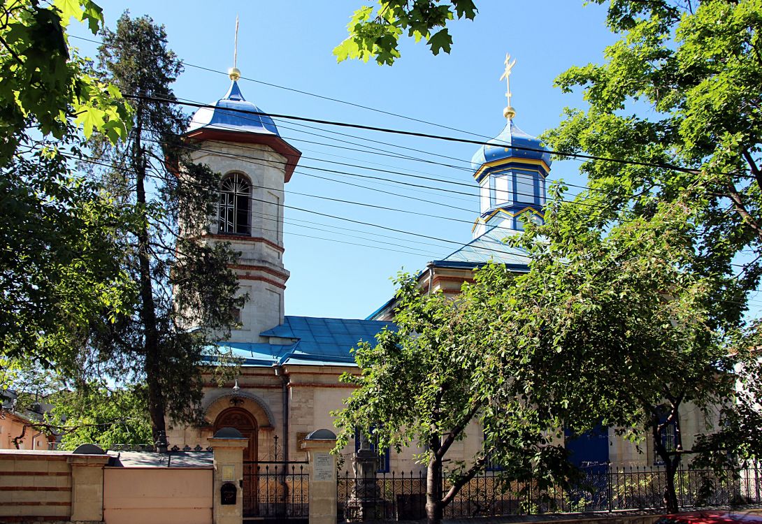 Кишинёв. Церковь Успения Пресвятой Богородицы. фасады