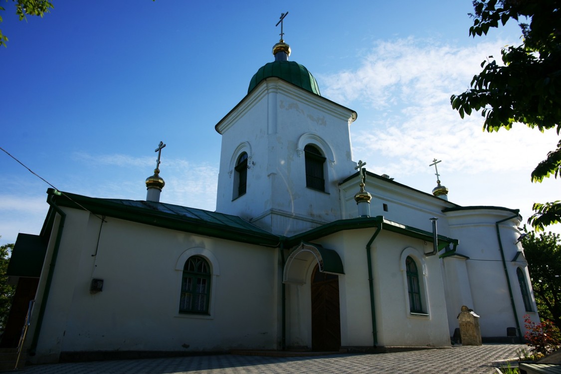 Кишинёв. Церковь Покрова Пресвятой Богородицы. фасады