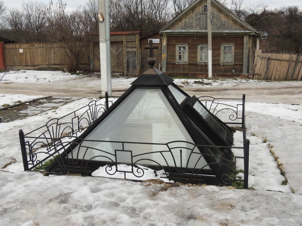 Церковь Николая Чудотворца, Серпухов (Серпуховский городской округ и гг. Протвино, Пущино, Московская область). дополнительная информация, Алтарь храма Святителя Николая Построен в 1721 году каменная кладка открыта в результате археологических раскопок в 2007 году.