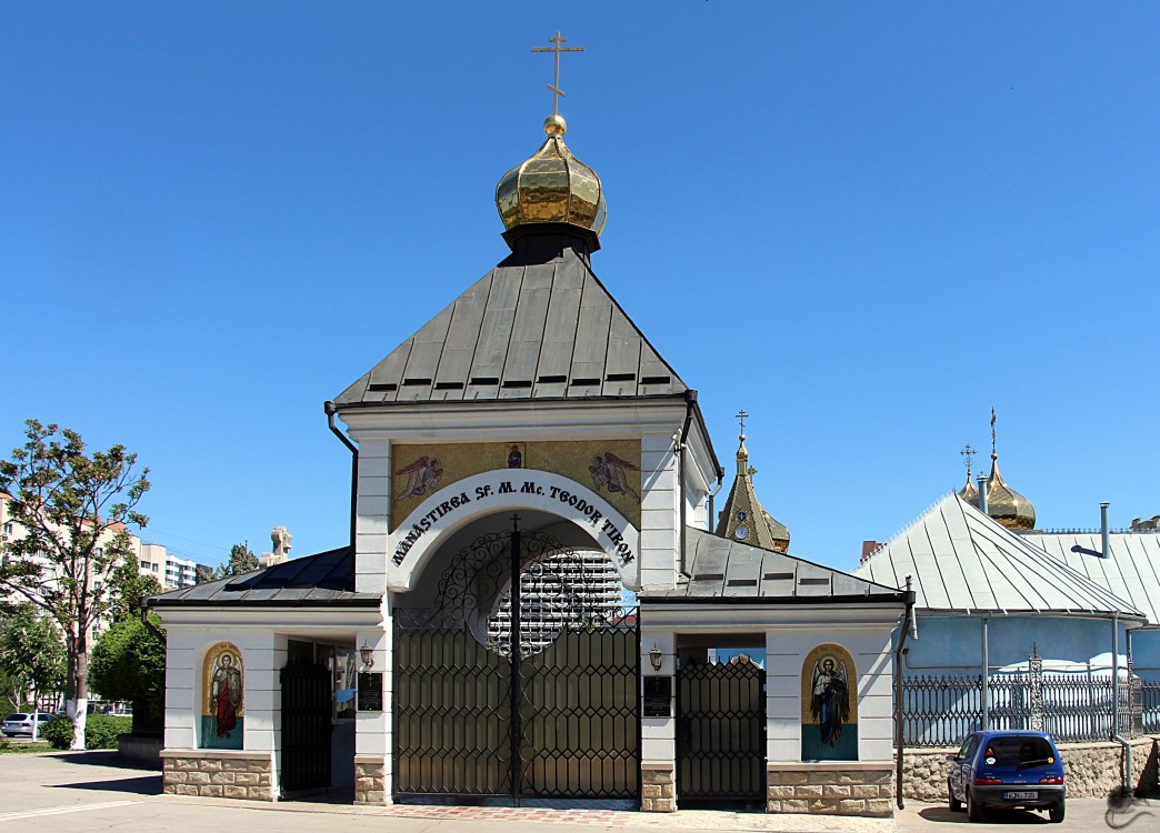 Кишинёв. Феодоро-Тироновский монастырь. фасады
