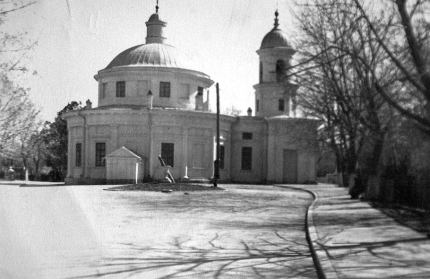 Церковь Всех Святых, Кишинёв (Кишинёв, Молдова). архивная фотография, Фото с сайта http://oldchisinau.com/kladbishha-cerkvi-sinagogi/starye-cerkvi-kishinyova/sokhranivshiesya-cerkvi/vsesvyatskaya-cerkov/vsesvyatskaya-cerkov-fotografii/