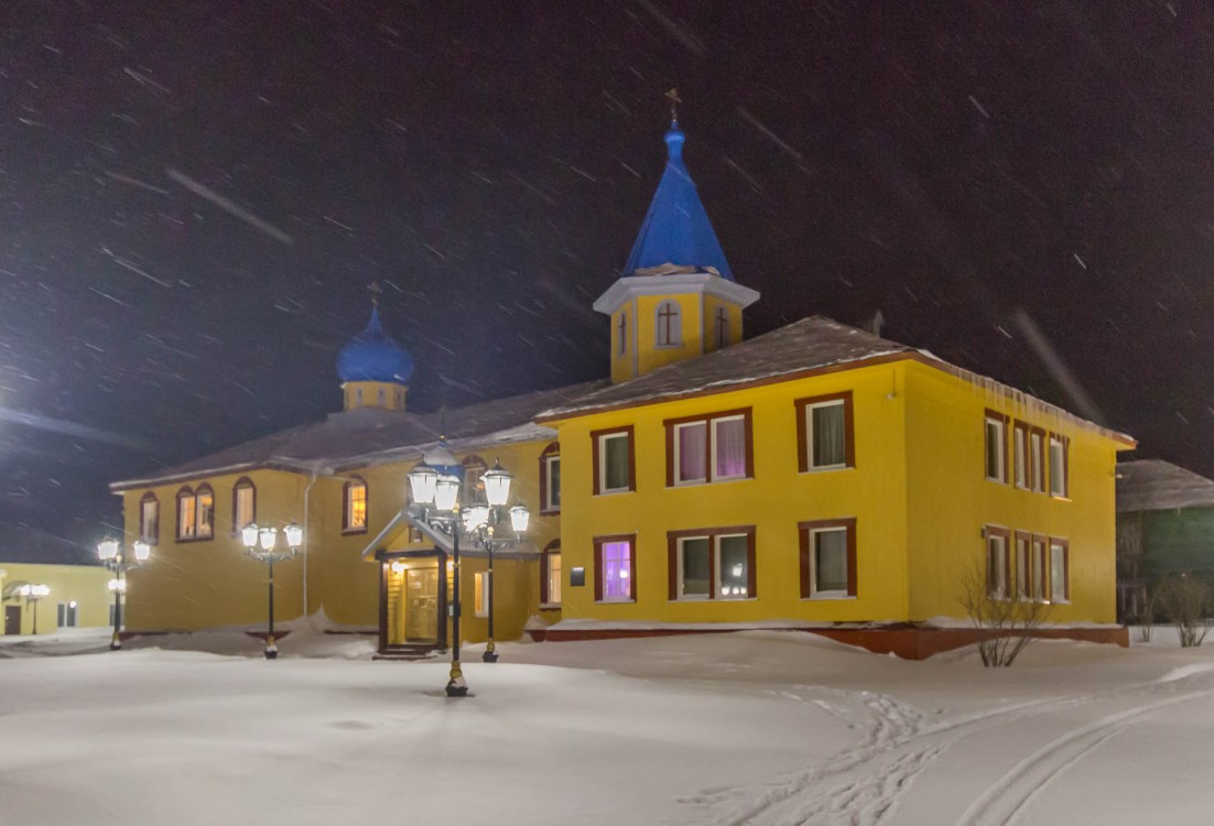 Кировск. Богородице-Казанский Хибиногорский женский монастырь. художественные фотографии, Ночной вид