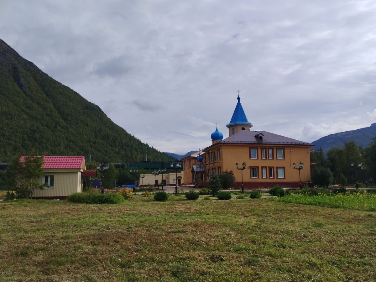 Богородице-Казанский Хибиногорский женский монастырь, Кировск (Кировск, город, Мурманская область). фасады