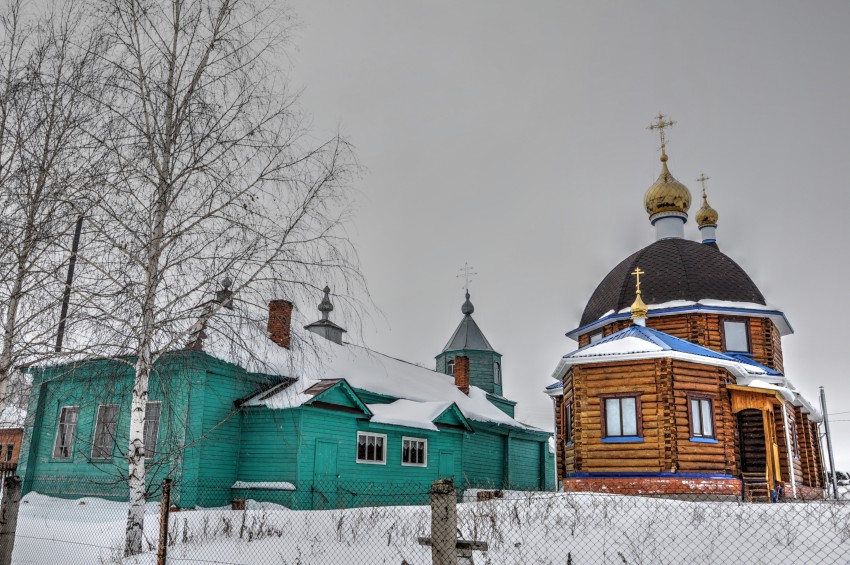 Церковь Петра и Павла (временная), Шигали (Урмарский район, Республика Чувашия). общий вид в ландшафте, Старая и новая церкви
