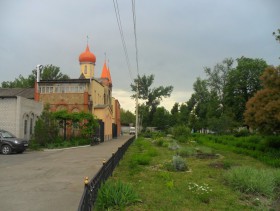 Луганск. Ольгинский женский монастырь. Церковь Пантелеимона Целителя