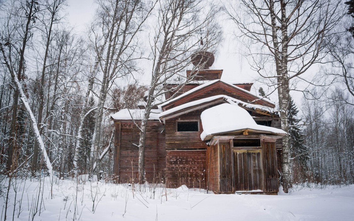 Ефремье (Ефремий Ширь). Церковь Ефрема Сирина. фасады, Поездка с целью спилить деревья, которые представляют угрозу для церкви в случае падения