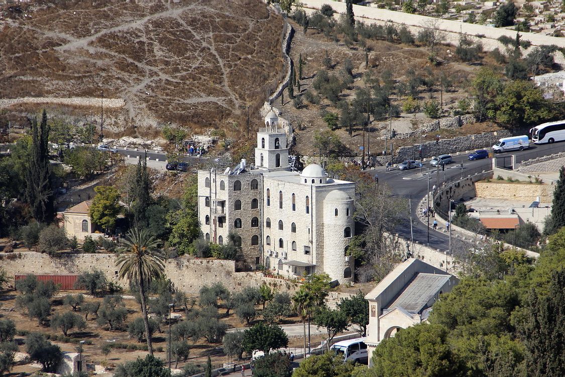 Иерусалим - Новый город. Монастырь Стефана архидиакона. фасады, Вид с обзорной площадки Иерусалима.