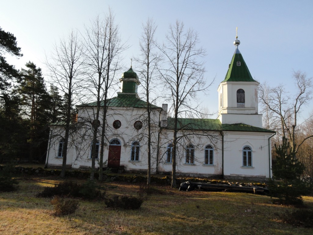 Церковь Преображения Господня, Хяэдемеэсте (Пярнумаа, Эстония). общий вид в ландшафте