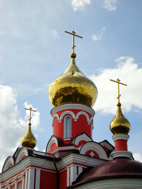Церковь Рождества Иоанна Предтечи, Криводановка (Новосибирский район, Новосибирская область). фасады, Купола и кресты храма, вид с юго-востока