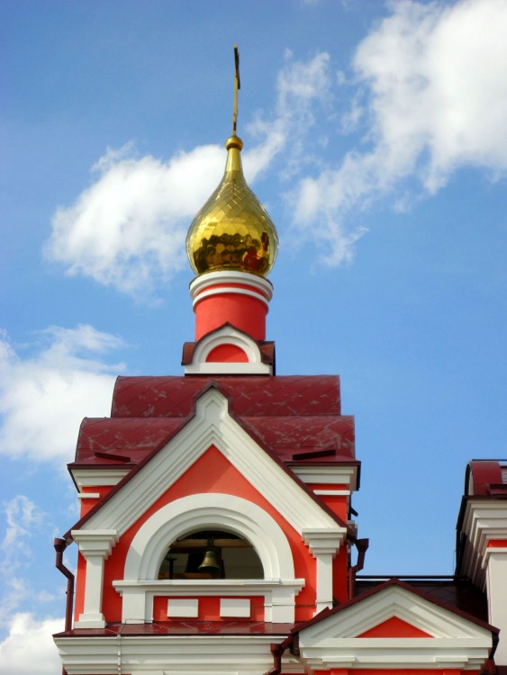 Церковь Рождества Иоанна Предтечи, Криводановка (Новосибирский район, Новосибирская область). архитектурные детали, Завершение колокольного объёма, южная сторона