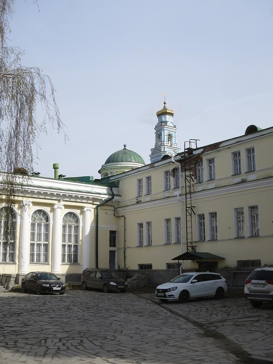 Вид со стороны внутреннего двора, архитектурные детали. Неизвестная церковь при доме Расторгуева-Харитонова, Екатеринбург (Екатеринбург, город, Свердловская область)