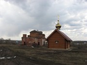 Часовня Пантелеимона Целителя, Слева Казанская церковь<br>, Шапши, Высокогорский район, Республика Татарстан