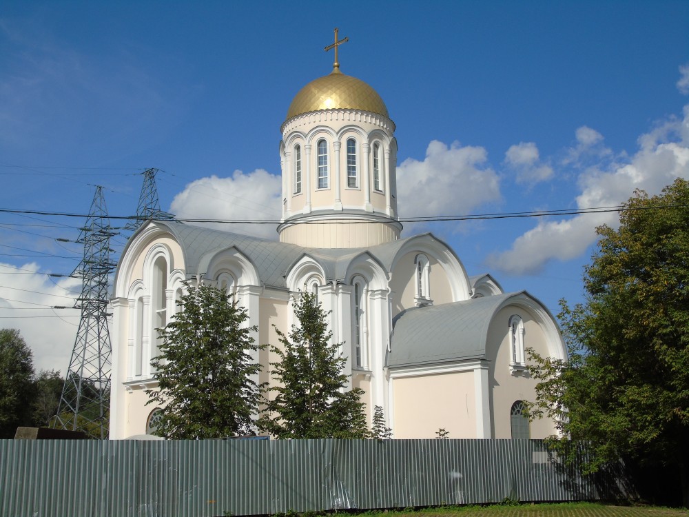 Южное Тушино. Церковь Сергия Радонежского. фасады