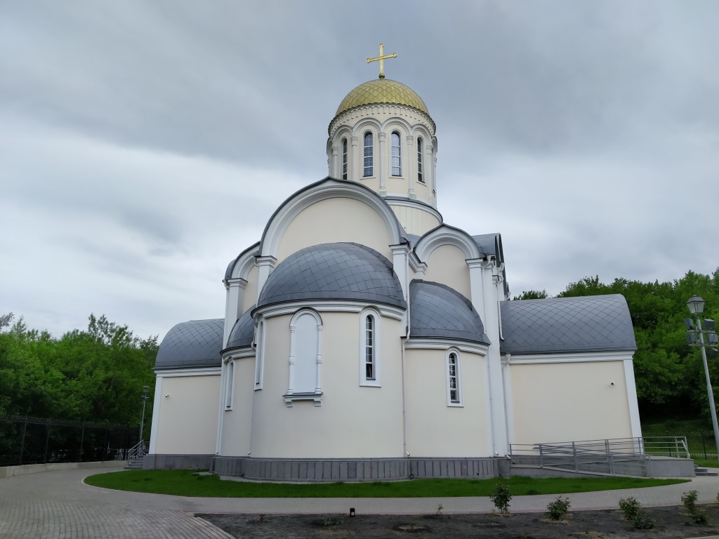 Южное Тушино. Церковь Сергия Радонежского в Южном Тушине. фасады