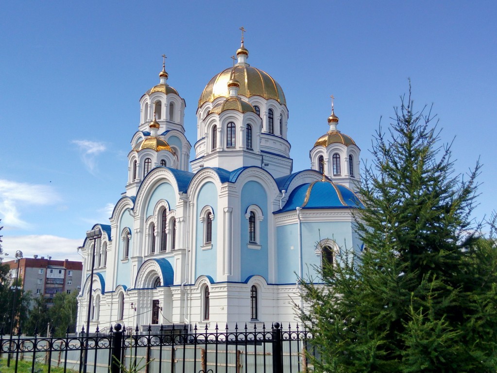 Заречный. Церковь Покрова Пресвятой Богородицы. фасады