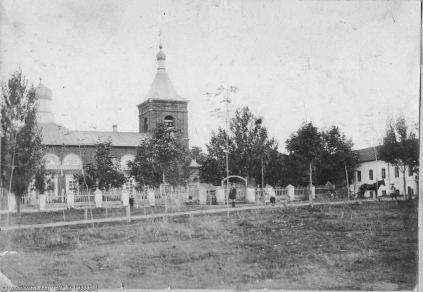 Ефремов. Церковь Спаса Преображения на кладбище. архивная фотография, источник: https://pastvu.com