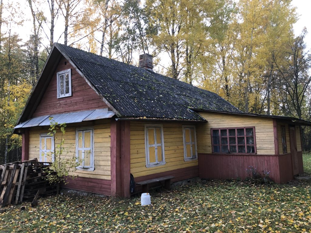 Церковь Николая Чудотворца, Гегабраста (Gegabrasta) (Паневежский уезд, Литва). фасады, Гегабраста. Дом о. Николая - предполагаемый церковный музей.