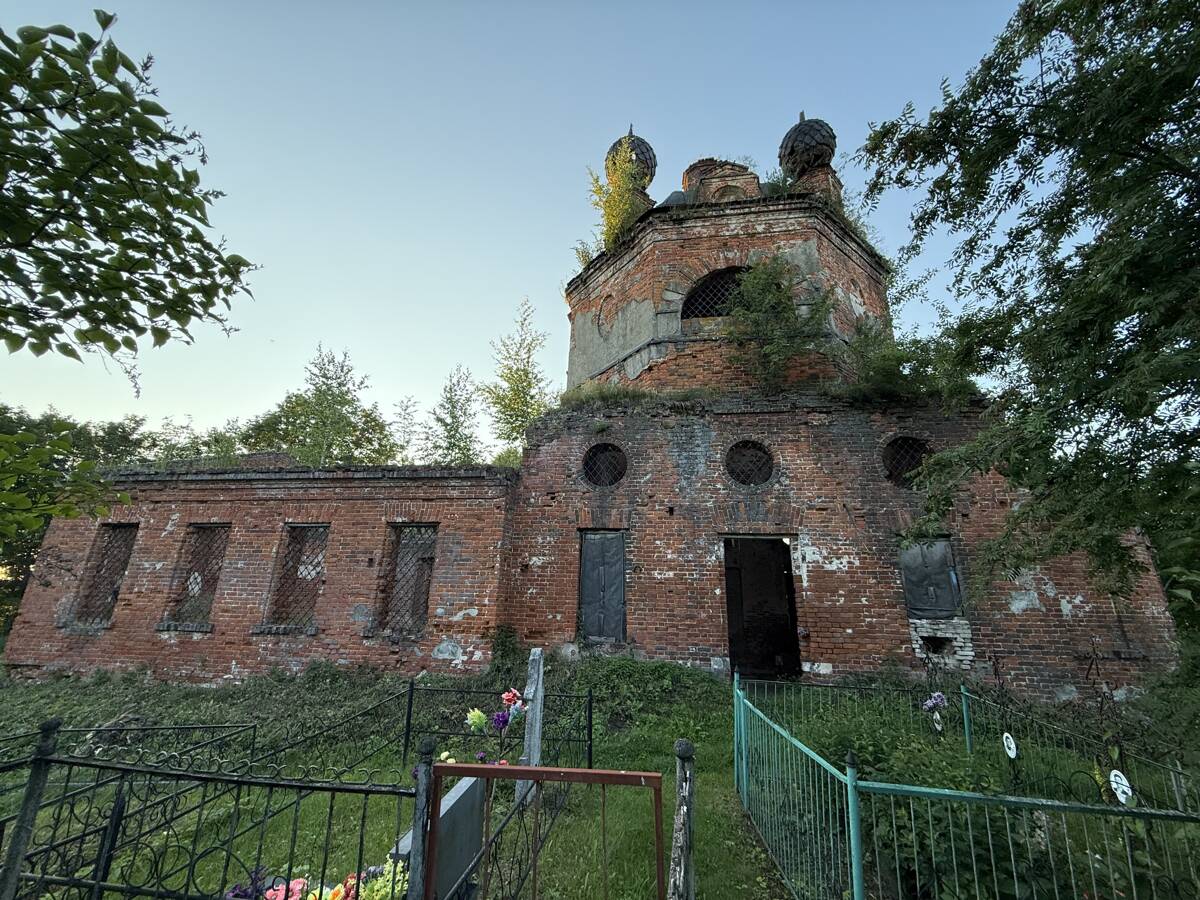 Церковь Троицы Живоначальной, Холм-Огарёв (Гаврилов-Ямский район, Ярославская область). фасады, Вид с юга