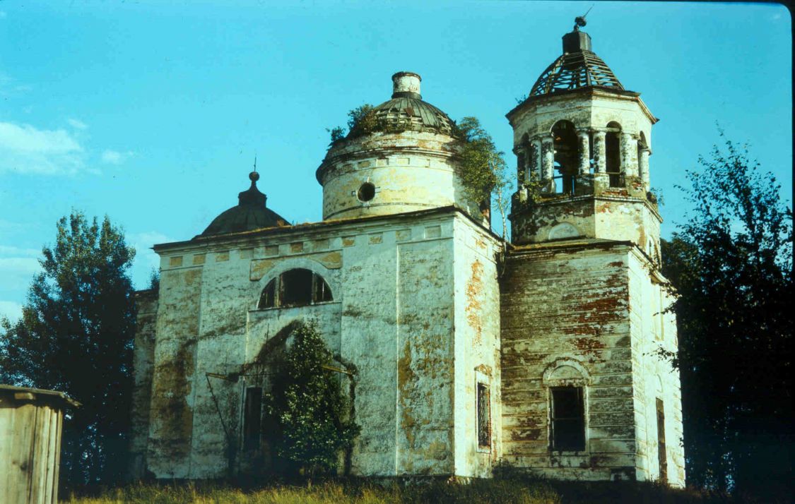 Пятницкое. Церковь Воскресения Христова. фасады, фото 1993