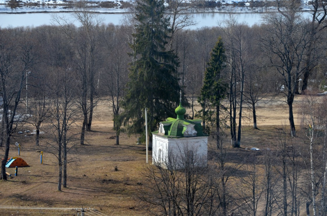 Кологрив. Неизвестная часовня. общий вид в ландшафте, Снимок сделан с колокольни Успенского собора