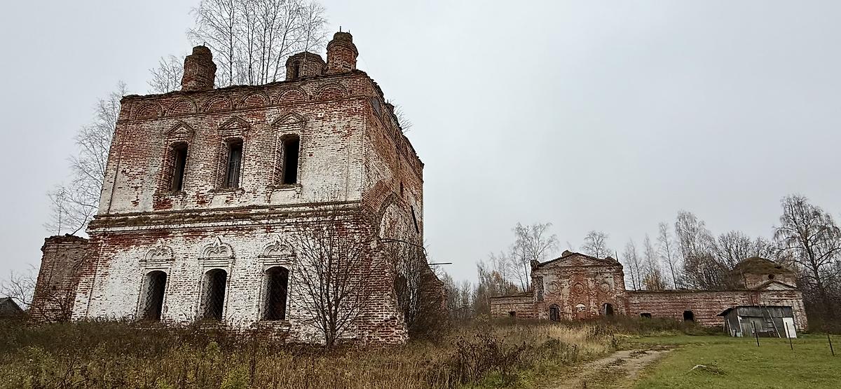 Вид с севера, фасады. Храмовый комплекс. Церкви Рождества Христова и Николая Чудотворца, Ставотино (Гаврилов-Ямский район, Ярославская область)