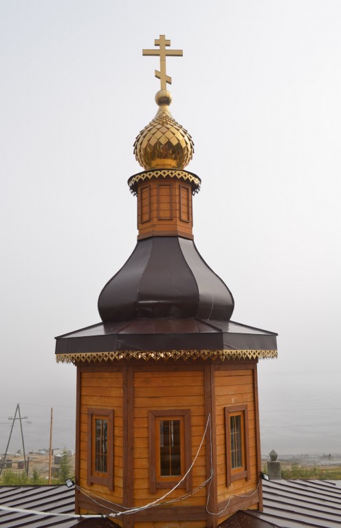 Жиганск. Церковь Николая Чудотворца. архитектурные детали, Основной купол церкви, вид с запада (с колокольни)