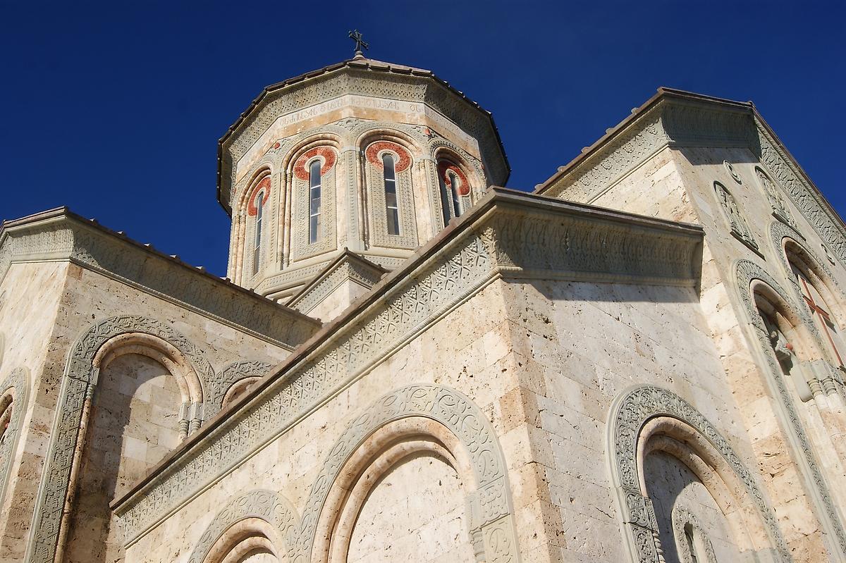 архитектурные детали. Бодбийский Нины равноапостольной монастырь. Церковь Нины равноапостольной, Сигнахи (Кахетия, Грузия)