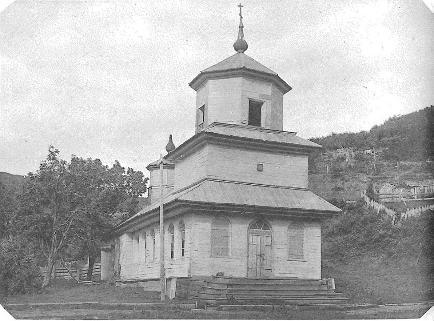 Церковь Николая Чудотворца, Дуэ (Александровск-Сахалинский, город, Сахалинская область). архивная фотография, После 1925 года в церкви устроили шахтерский клуб им.В.И.Ленина