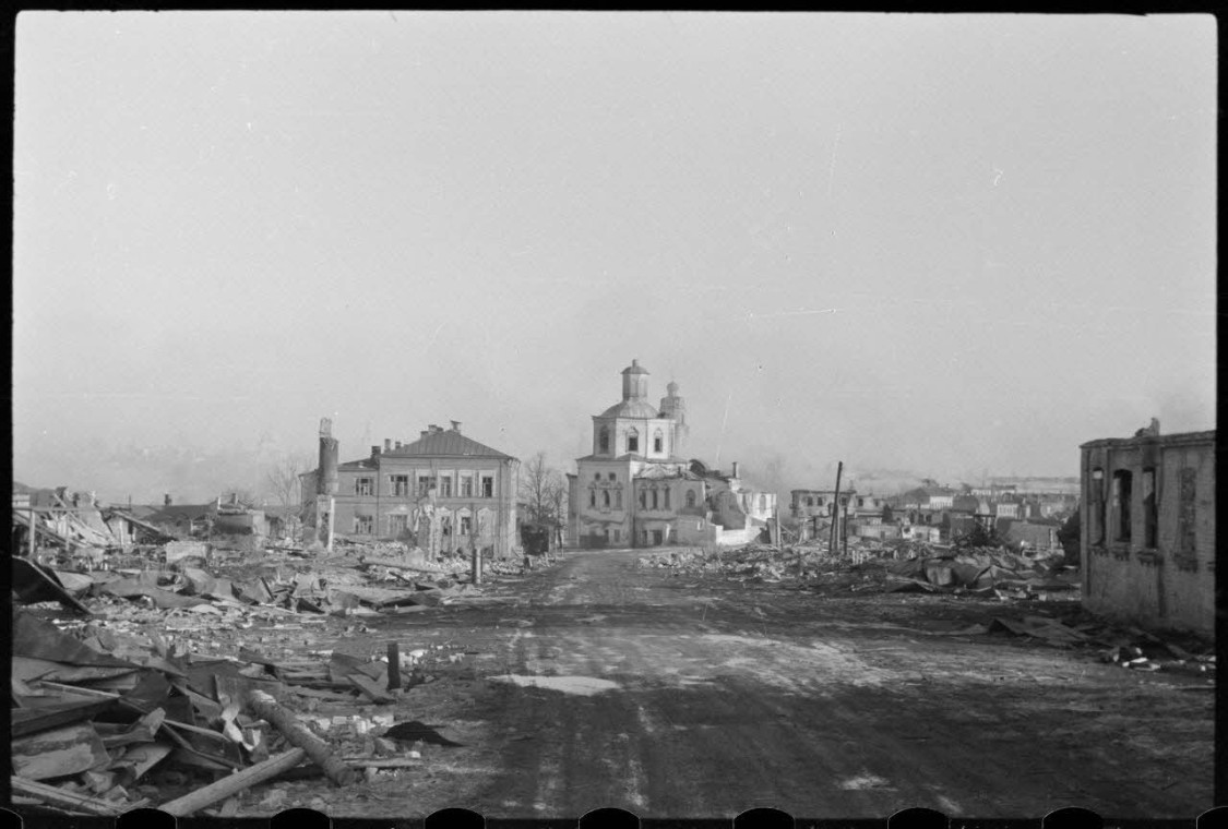 Вязьма. Церковь Входа Господня в Иерусалим (Флора и Лавра). архивная фотография, Перед освобождением города