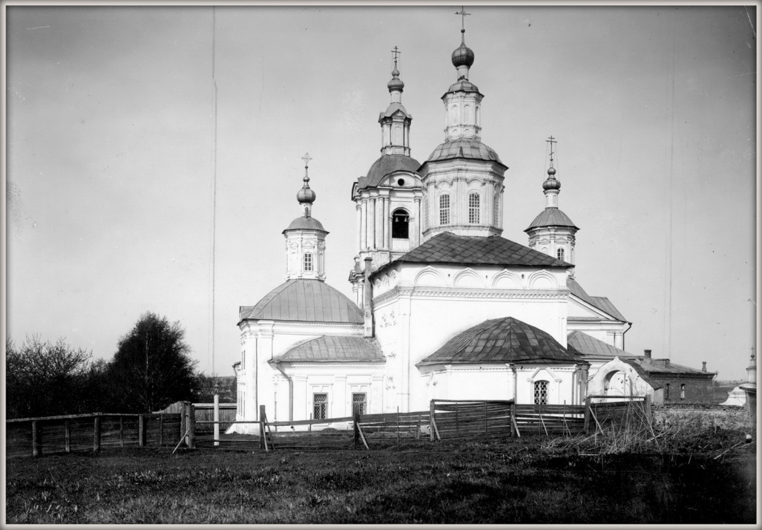 Церковь Воскресения Словущего, Вязьма (Вяземский район, Смоленская область). архивная фотография, Фото 1910—1917 год  с сайта http://www.vyazmablago.ru/unsaved/2