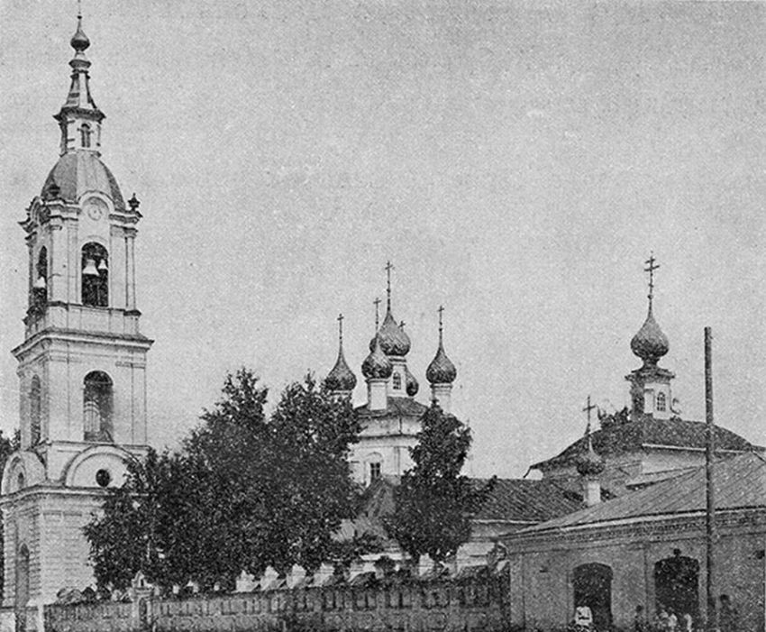 Церковь Воскресения Христова, Пучеж (Пучежский район, Ивановская область). архивная фотография, Воскресенская церковь. Фото начала XX в с сайта http://www.old-churches.ru/ur_070.htm
