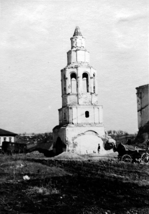 Болхов. Церковь Покрова Пресвятой Богородицы. архивная фотография, Колокольня храма. Фото 1942 г. с аукциона e-bay.de