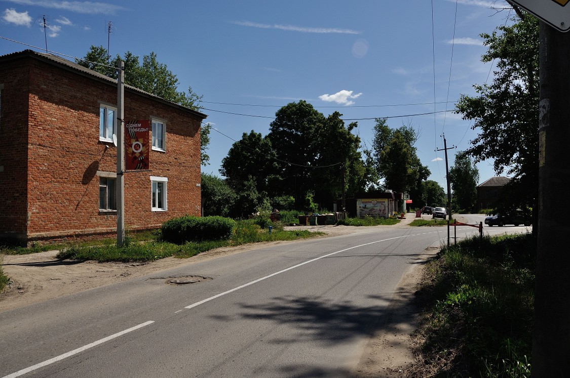 Венёв. Церковь Введения во храм Пресвятой Богородицы. общий вид в ландшафте, Соверменный вид церквища