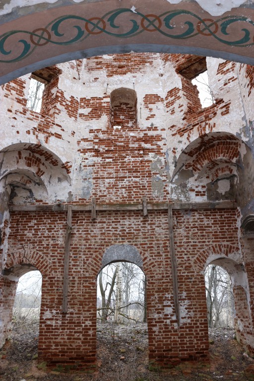 Церковь Николая Чудотворца, Поймашь (Угличский район, Ярославская область). интерьер и убранство, Восточная часть