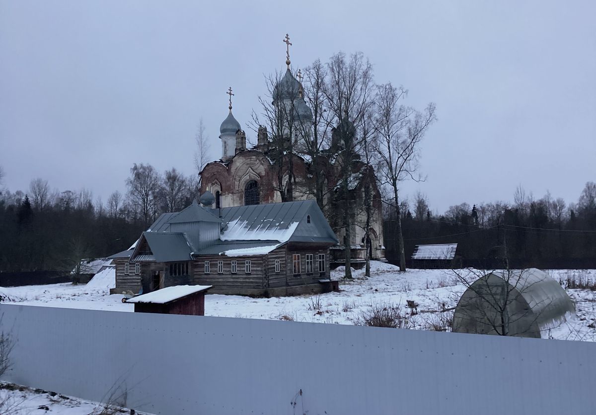Вид с севера, общий вид в ландшафте. Воронцовский Благовещенский монастырь, Воронцово (Торопецкий район, Тверская область)