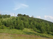 Часовня Николая Чудотворца, Вид на чугунный крест с точки, с которой была снята старая фотография, опубликованная здесь<br>, Сысерть, Сысертский район (Сысертский ГО и Арамильский ГО), Свердловская область