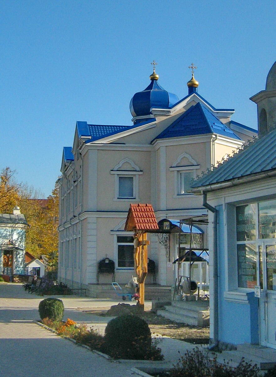 Феодоро-Тироновский монастырь. Трапезная церковь Михаила Архангела, Кишинёв (Кишинёв, Молдова). архитектурные детали