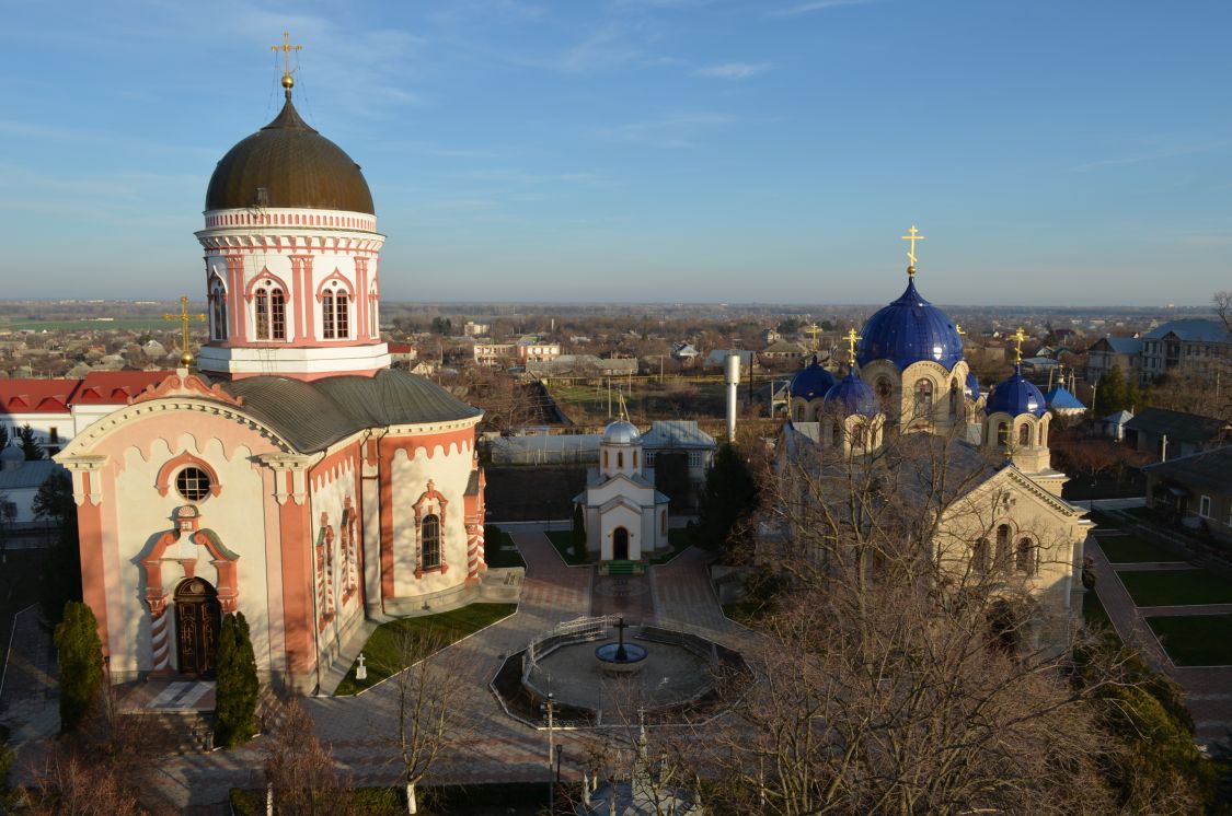 Кицканы. Вознесенский Ново-Нямецкий монастырь. Собор Вознесения Господня. фасады, Вознесенский собор. Декабрь 2017.