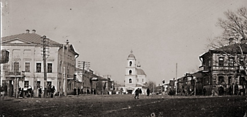 Чистополь. Церковь Спаса Нерукотворного Образа. архивная фотография, Вид церкви с ул.Дворянской (ныне Л.Толстого). Фото начала XX в. С сайта Татарстанской митрополии.