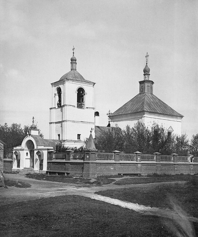Церковь Тихвинской иконы Божией Матери в Малых Лужниках, Хамовники (Центральный административный округ (ЦАО), г. Москва). архивная фотография, Найденов Н. А. Москва. Соборы, монастыри и церкви. Ч. IV: Местность за Земляным городом. М., 1883, N 24 (фото 1882 года)