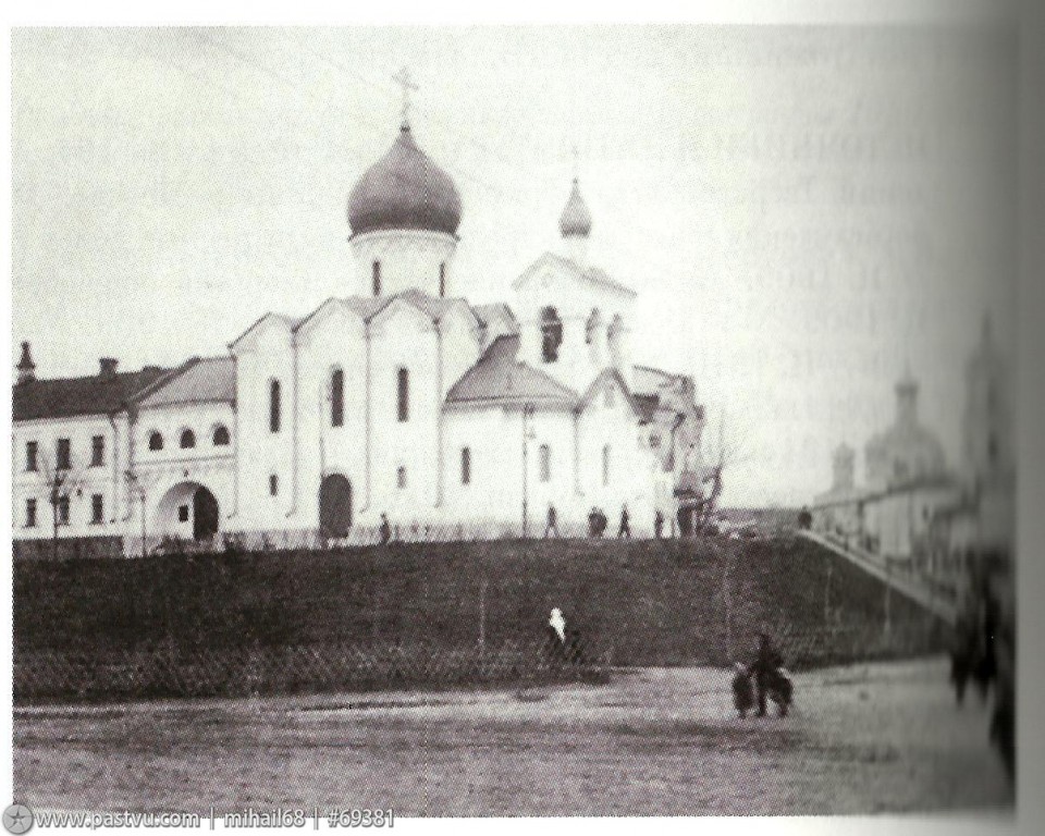 Хамовники. Церковь Николая Чудотворца, что на Варгунихиной горе. архивная фотография, 1916 год.  Направление съемки:восток с сайта https://pastvu.com/p/69381 