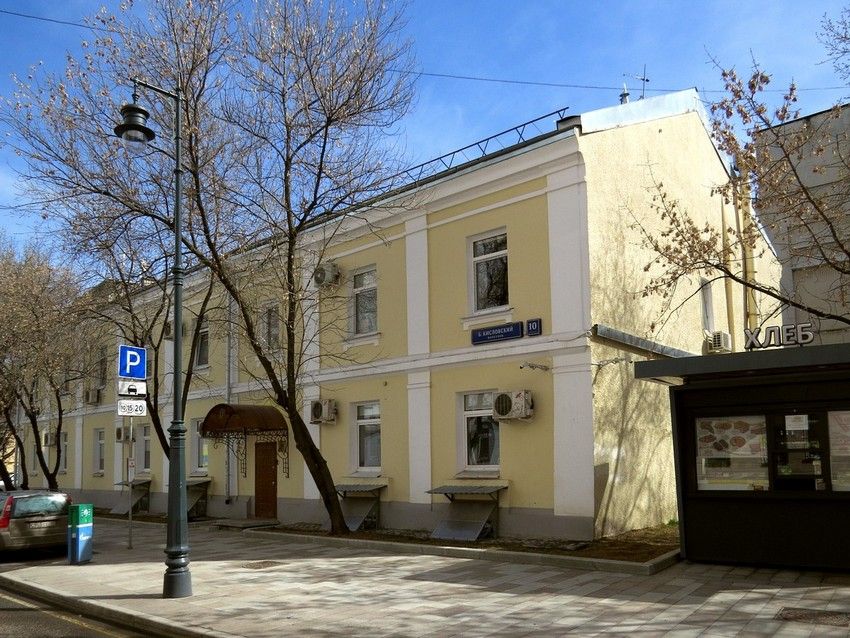 Никитский женский монастырь, Арбат (Центральный административный округ (ЦАО), г. Москва). фасады, Бывший келейный корпус монастыря