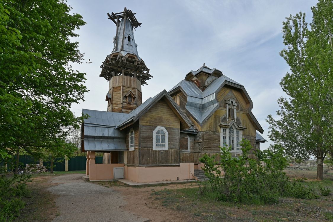 Церковь Пантелеимона Целителя, Тинаки (Наримановский район, Астраханская область). документальные фотографии, Вид с юго-запада