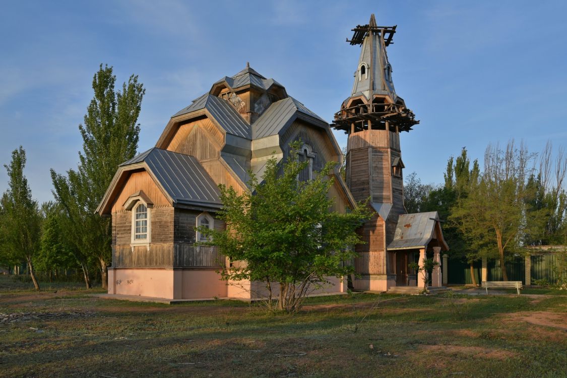 Церковь Пантелеимона Целителя, Тинаки (Наримановский район, Астраханская область). документальные фотографии, Вид с северо-востока